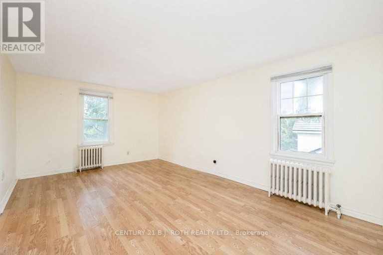 102 WEST STREET N, Orillia, Ontario, L3V5C3