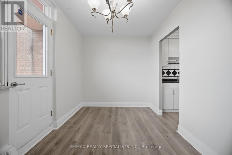403 - 3065 QUEEN FREDERICA DRIVE, Mississauga (Applewood), Ontario, L4Y3A3