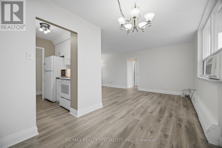 403 - 3065 QUEEN FREDERICA DRIVE, Mississauga (Applewood), Ontario, L4Y3A3