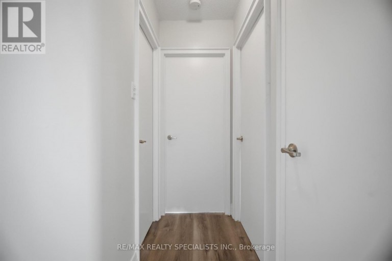 403 - 3065 QUEEN FREDERICA DRIVE, Mississauga (Applewood), Ontario, L4Y3A3