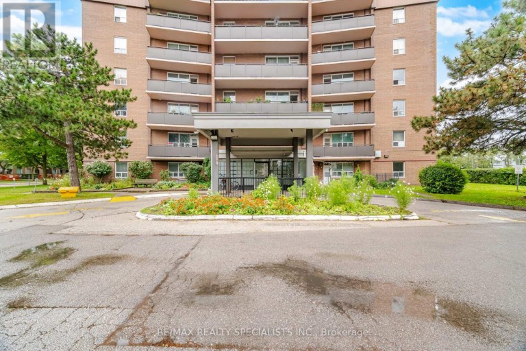 403 - 3065 QUEEN FREDERICA DRIVE, Mississauga (Applewood), Ontario, L4Y3A3