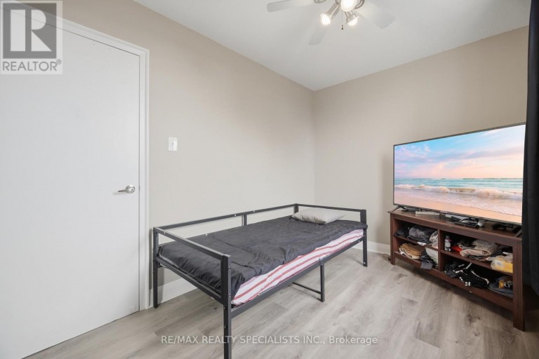 403 - 3065 QUEEN FREDERICA DRIVE, Mississauga (Applewood), Ontario, L4Y3A3
