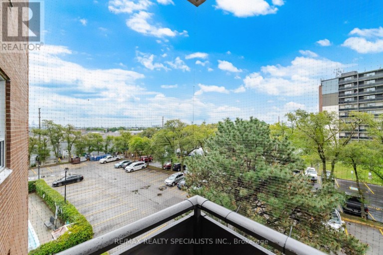 403 - 3065 QUEEN FREDERICA DRIVE, Mississauga (Applewood), Ontario, L4Y3A3