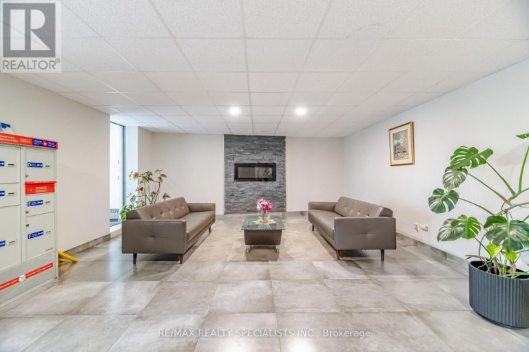 403 - 3065 QUEEN FREDERICA DRIVE, Mississauga (Applewood), Ontario, L4Y3A3