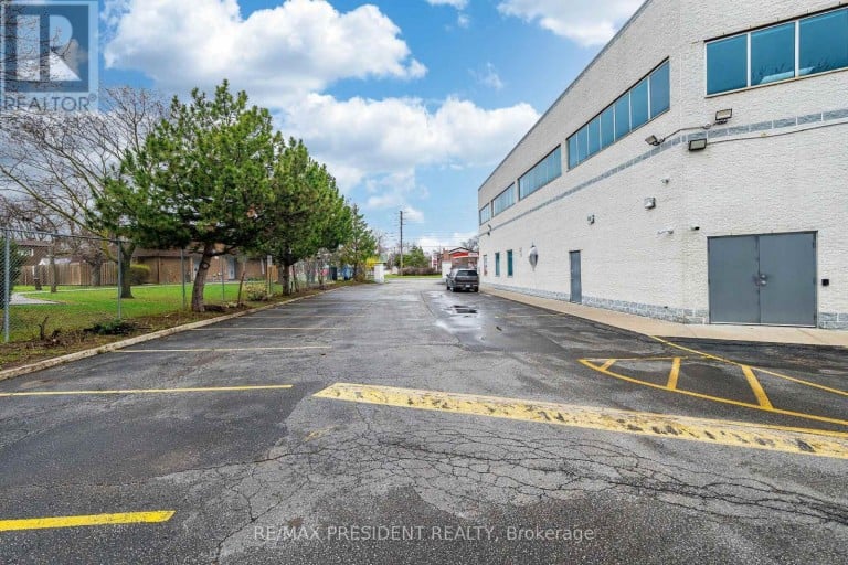 1625 ALBION ROAD, Toronto (West Humber-Clairville), Ontario, M9V5H8