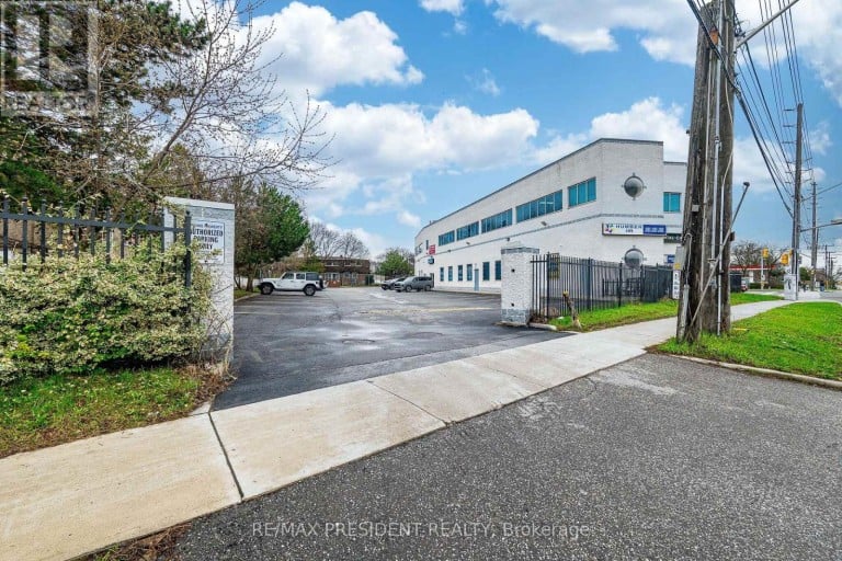 1625 ALBION ROAD, Toronto (West Humber-Clairville), Ontario, M9V5H8