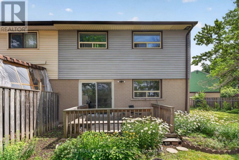 13 GOLD PINE COURT, Brampton (Northgate), Ontario, L6S2K6