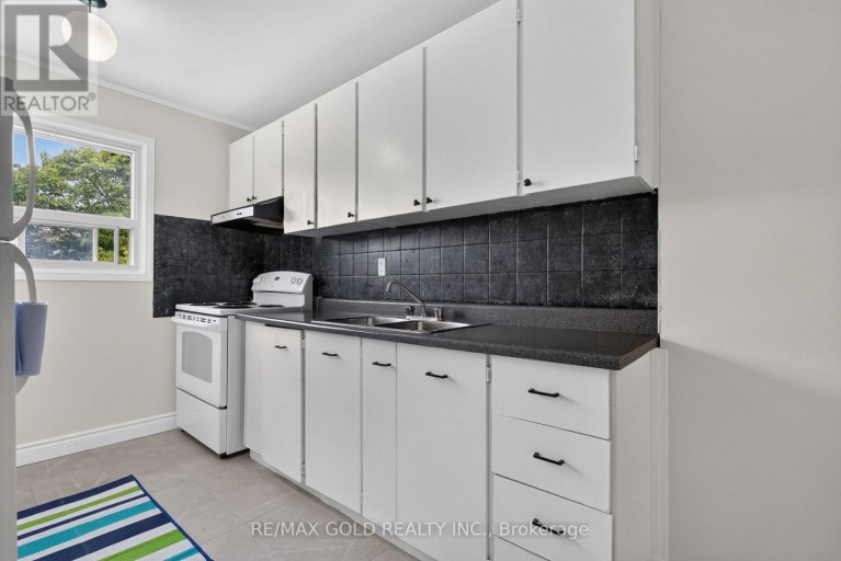 13 GOLD PINE COURT, Brampton (Northgate), Ontario, L6S2K6