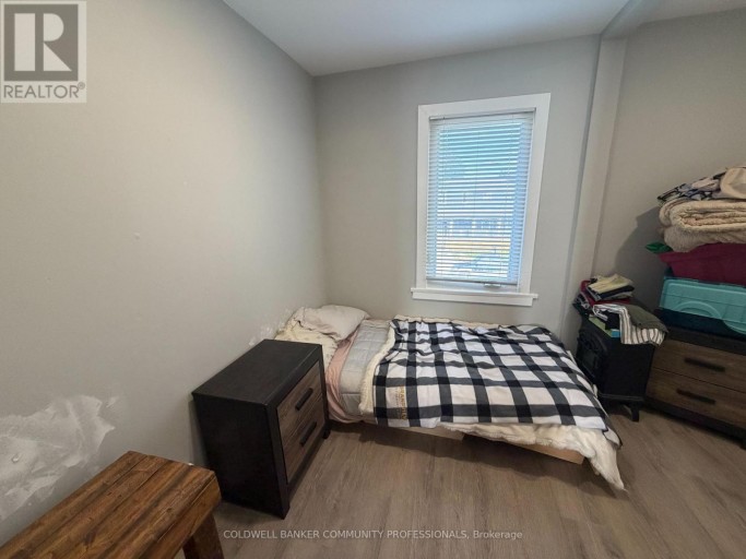 94 HOWARD AVENUE, Hamilton (Balfour), Ontario, L9A2W5