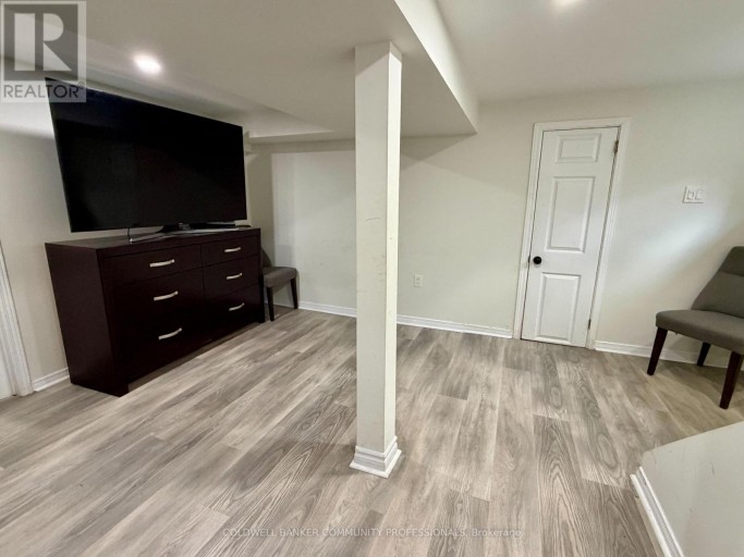 94 HOWARD AVENUE, Hamilton (Balfour), Ontario, L9A2W5