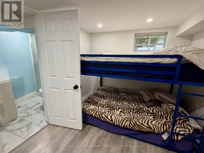 94 HOWARD AVENUE, Hamilton (Balfour), Ontario, L9A2W5