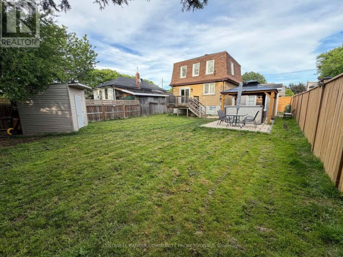 94 HOWARD AVENUE, Hamilton (Balfour), Ontario, L9A2W5