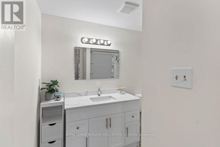 43 - 151 GATESHEAD CRESCENT, Hamilton (Stoney Creek), Ontario, L8G3W1