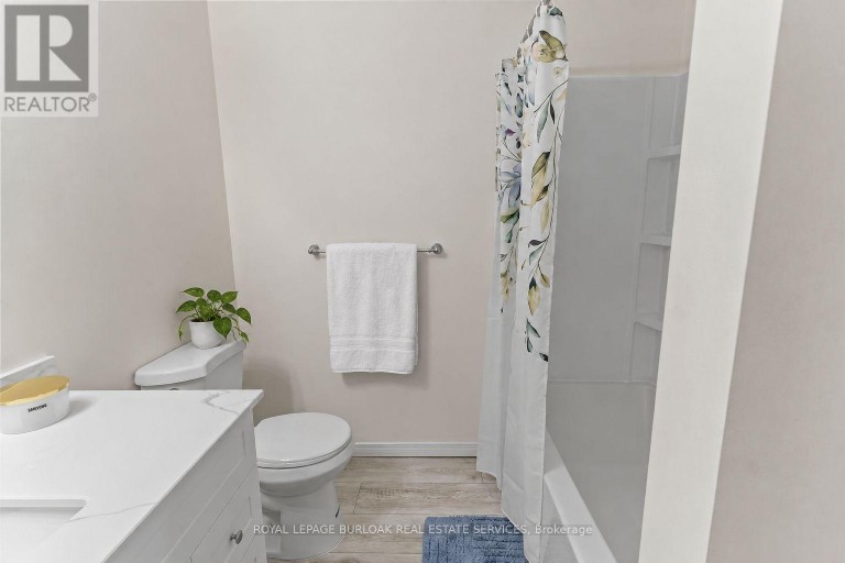 43 - 151 GATESHEAD CRESCENT, Hamilton (Stoney Creek), Ontario, L8G3W1