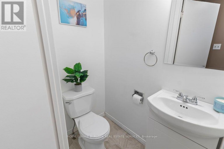 43 - 151 GATESHEAD CRESCENT, Hamilton (Stoney Creek), Ontario, L8G3W1