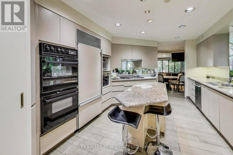 103 VESTA DRIVE, Toronto (Forest Hill South), Ontario, M5P2Z8