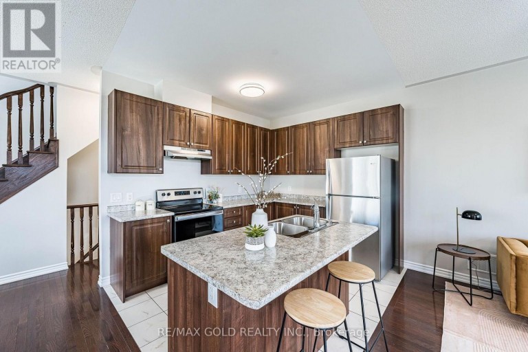 2 COSBURY LANE, Caledon, Ontario, L7C4H2