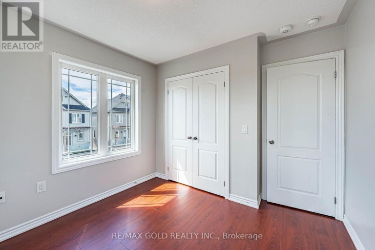 2 COSBURY LANE, Caledon, Ontario, L7C4H2