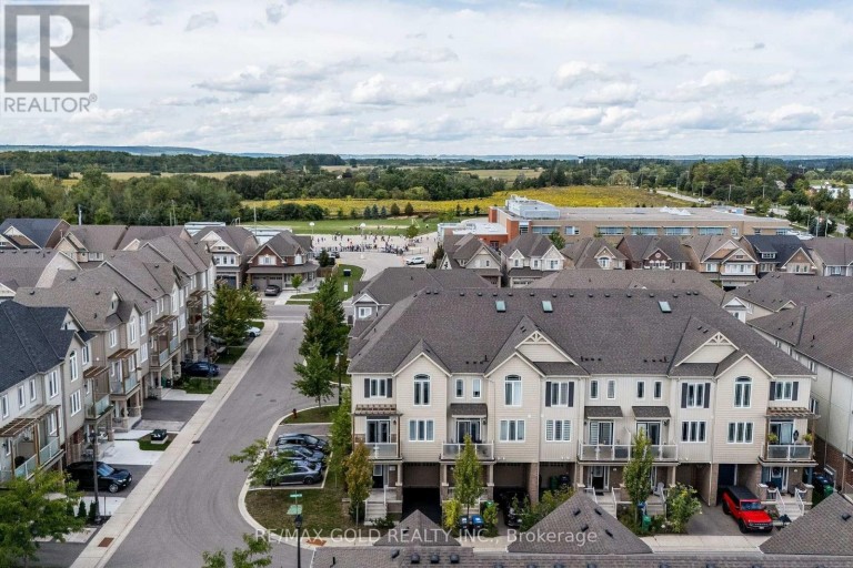 2 COSBURY LANE, Caledon, Ontario, L7C4H2
