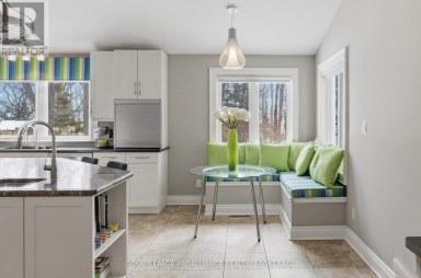 27 RIVERSIDE DRIVE, Kingston (Kingston East (Incl CFB Kingston)) Ontario
