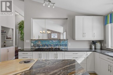 27 RIVERSIDE DRIVE, Kingston (Kingston East (Incl CFB Kingston)) Ontario