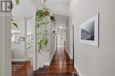 27 RIVERSIDE DRIVE, Kingston (Kingston East (Incl CFB Kingston)) Ontario