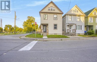 130 STIRTON STREET Hamilton (Gibson) Ontario photo 1