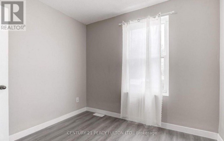 130 STIRTON STREET, Hamilton (Gibson), Ontario, L8L6G2