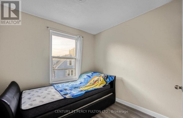 130 STIRTON STREET, Hamilton (Gibson), Ontario, L8L6G2