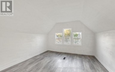 130 STIRTON STREET Hamilton (Gibson) Ontario photo 19