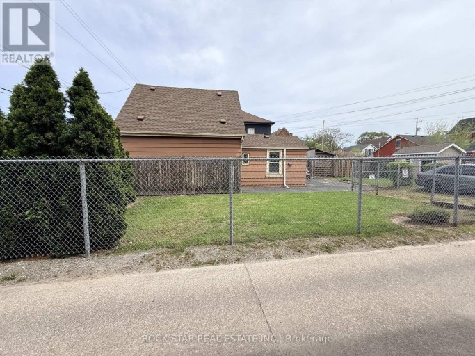 356 BARTON STREET E, Hamilton (Landsdale), Ontario, L8L2X9