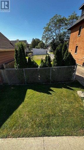 356 BARTON STREET E, Hamilton (Landsdale), Ontario, L8L2X9