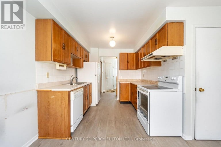 2 PENNYBROOK LANE, Toronto (Agincourt South-Malvern West), Ontario, M1S4X1