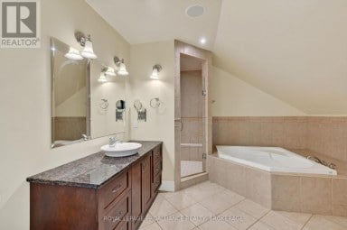 3994 HOWES ROAD, Kingston (City North Of 401) Ontario