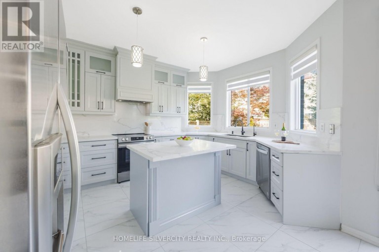 25 VAN HOOF CRESCENT, Brampton (Vales of Castlemore), Ontario, L6P1S7