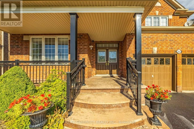 25 VAN HOOF CRESCENT, Brampton (Vales of Castlemore), Ontario, L6P1S7