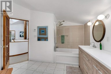 2576 HOWE ISLAND DRIVE, Frontenac Islands (Howe Island) Ontario