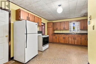 361 BOND STREET Cobourg Ontario photo 19