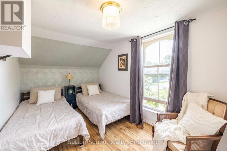 307 FOURTH STREET W, Collingwood, Ontario, L9Y3B2