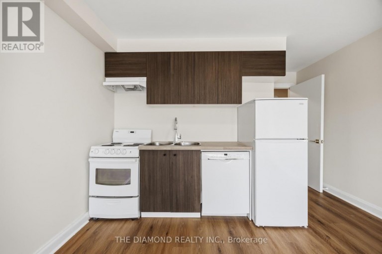 1958A EGLINTON AVENUE W, Toronto (Briar Hill-Belgravia), Ontario, M6E2J8