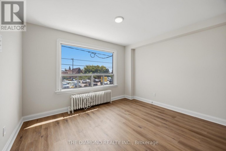 1958A EGLINTON AVENUE W, Toronto (Briar Hill-Belgravia), Ontario, M6E2J8