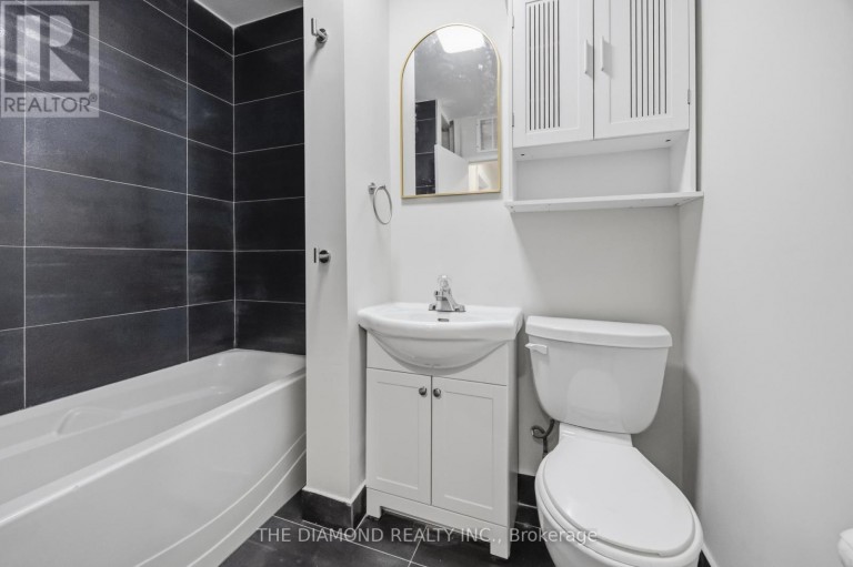 1958A EGLINTON AVENUE W, Toronto (Briar Hill-Belgravia), Ontario, M6E2J8