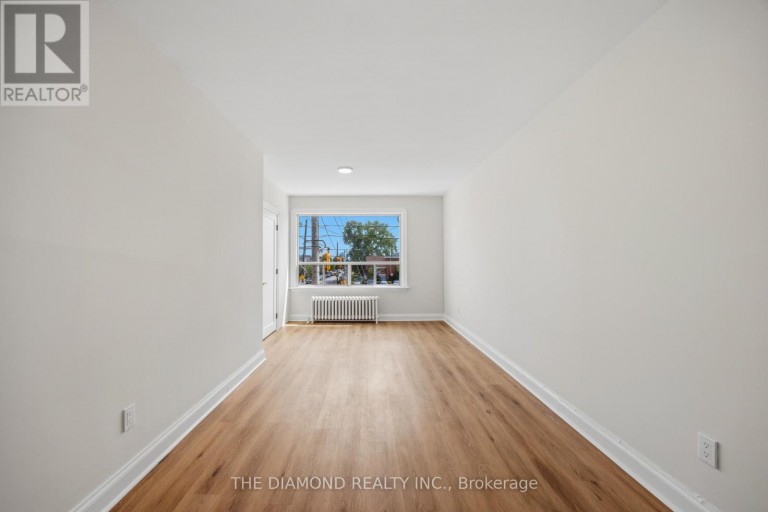 1958A EGLINTON AVENUE W, Toronto (Briar Hill-Belgravia), Ontario, M6E2J8