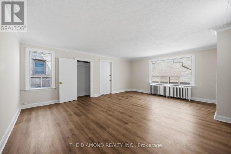 1958A EGLINTON AVENUE W, Toronto (Briar Hill-Belgravia), Ontario, M6E2J8