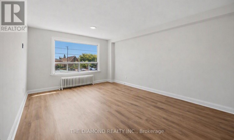 1958A EGLINTON AVENUE W, Toronto (Briar Hill-Belgravia), Ontario, M6E2J8