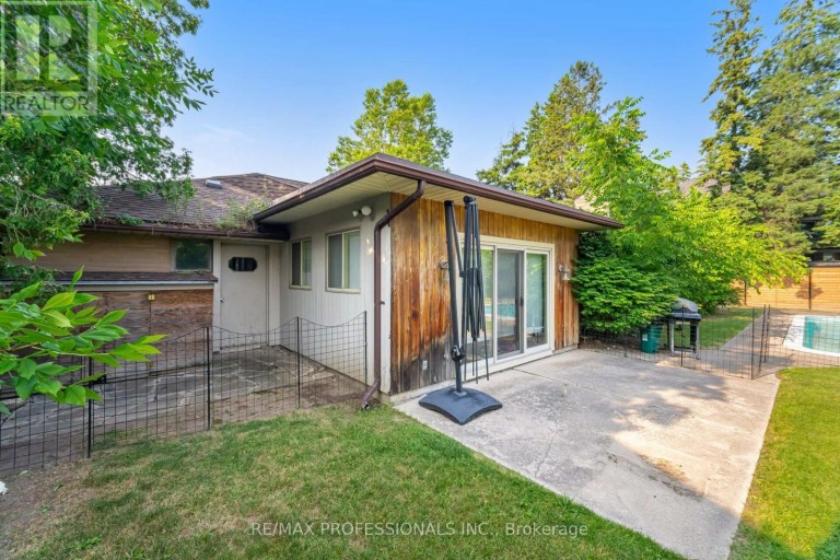 55 BYWOOD DRIVE, Toronto (Princess-Rosethorn), Ontario, M9A1M1