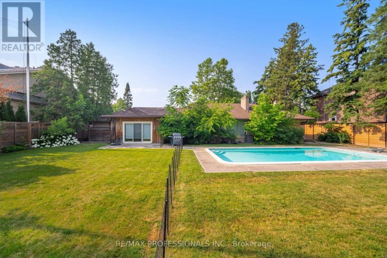 55 BYWOOD DRIVE, Toronto (Princess-Rosethorn), Ontario, M9A1M1