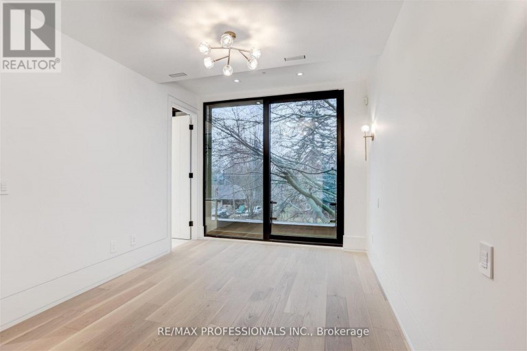 91 VALECREST DRIVE, Toronto (Edenbridge-Humber Valley), Ontario, M9A4P5