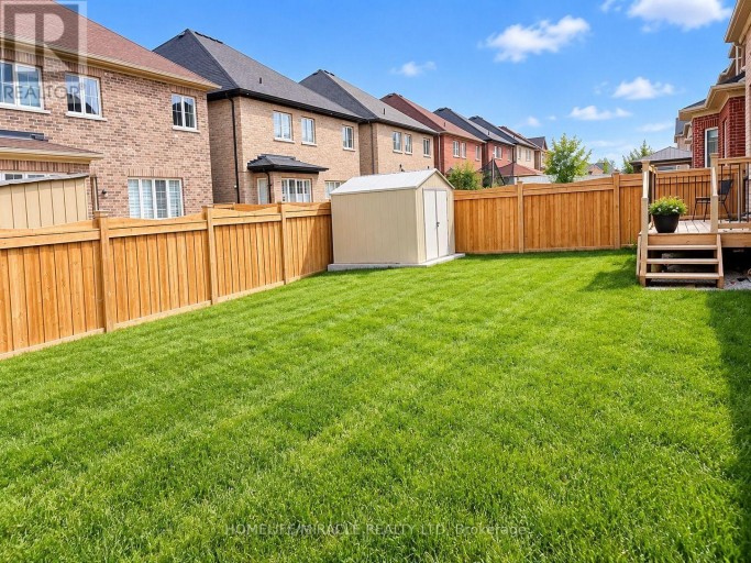 11 HERTONIA STREET, Brampton (Toronto Gore Rural Estate), Ontario, L6P4E6