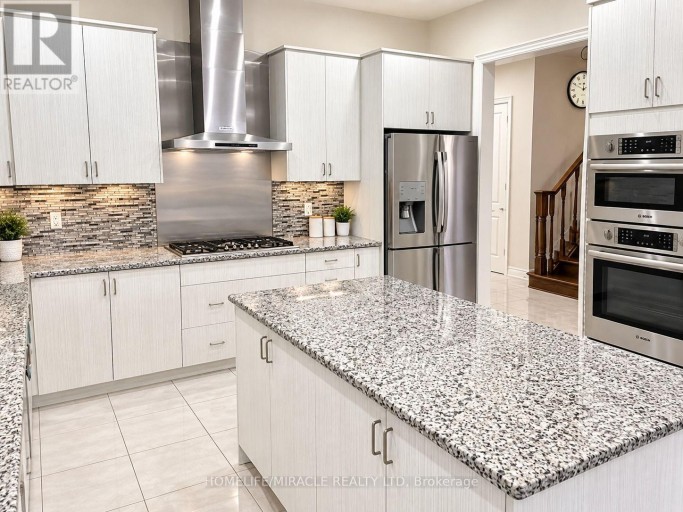 11 HERTONIA STREET, Brampton (Toronto Gore Rural Estate), Ontario, L6P4E6